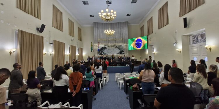 Sessão especial debate ações para acolhimento de órfãos em Alagoas