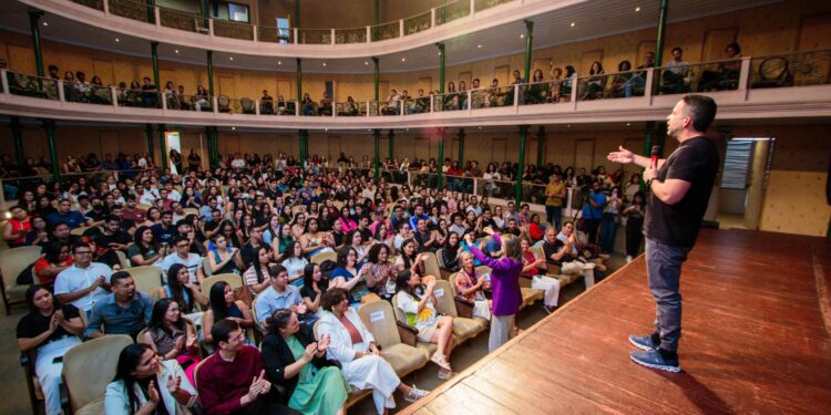 Alagoas cresce 24% na geração de empregos com carteira assinada, aponta ministério