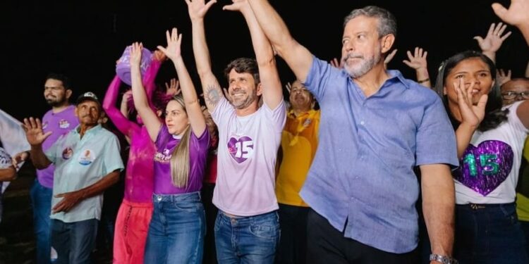 Arthur Lira reforça garantia de investimentos em obras e casas populares em declaração de apoio a Júnior Menezes e a Vicka Pacheco