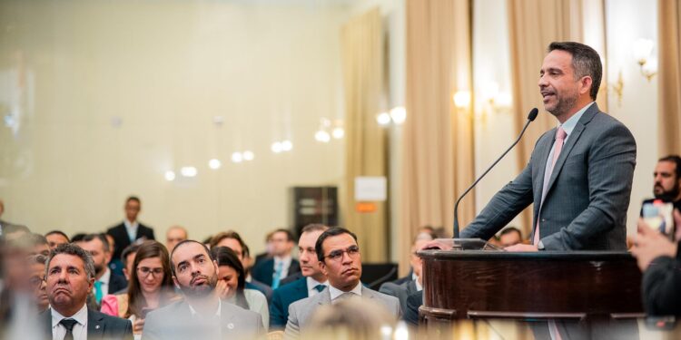 Atuação do Estado na construção da harmonia entre os poderes é reconhecida em solenidade na Assembleia Legislativa