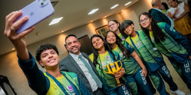 Governador concederá Medalha Marechal Deodoro da Fonseca aos alunos campeões mundiais de robótica