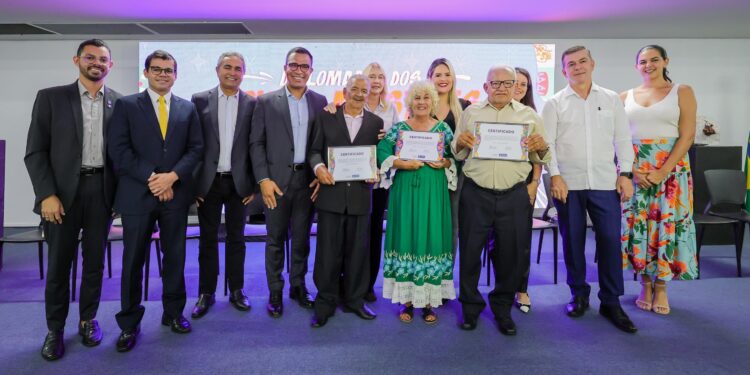 Desfile estudantil celebra os 207 anos de Emancipação Política de Alagoas