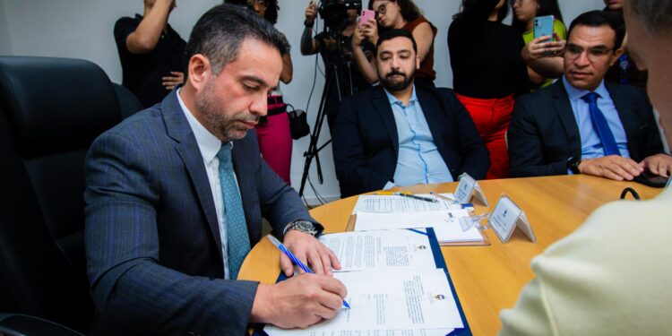 Paulo Dantas sanciona lei dos precatórios do Fundef e beneficia mais de 15 mil profissionais da Educação