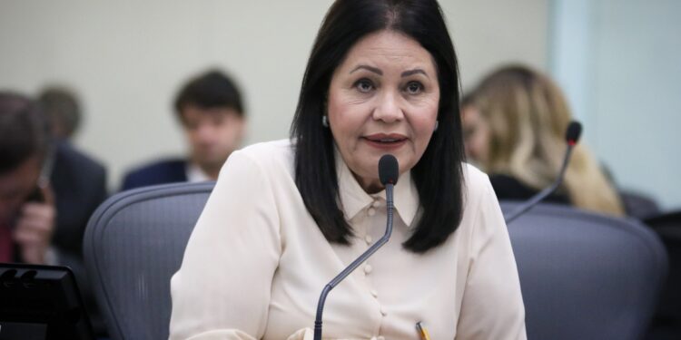 Rose Davino convoca comissões para debater políticas públicas de prevenção ao suicídio