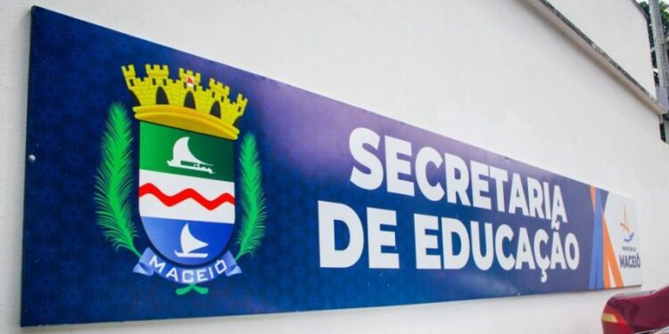 Mais 59 professores e auxiliares de sala aprovados no PSS são convocados