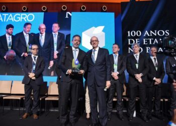 Arthur Lira recebe homenagem em Conferência Internacional sobre Açúcar e Etanol