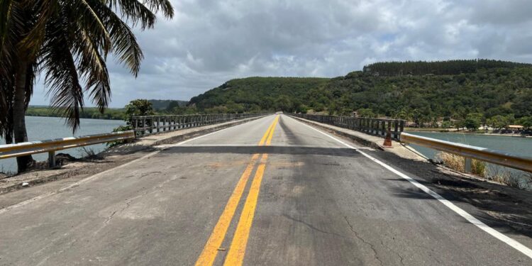 DER restaura cabeceira da ponte sobre o Rio São Miguel em Roteiro