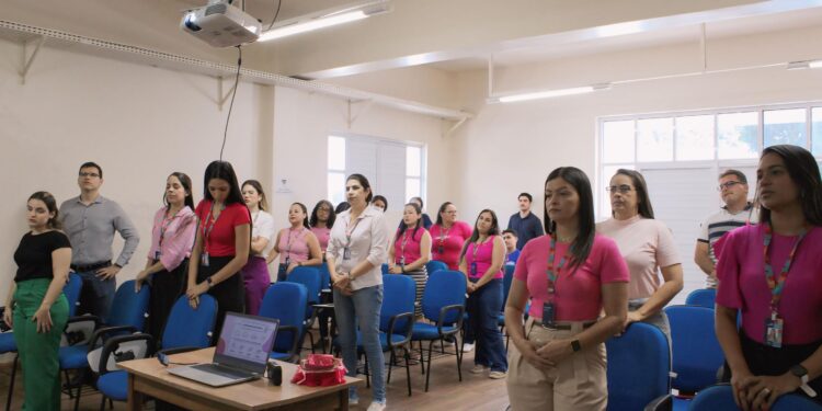 Imprensa Oficial Graciliano Ramos realiza palestra para servidores sobre Outubro Rosa