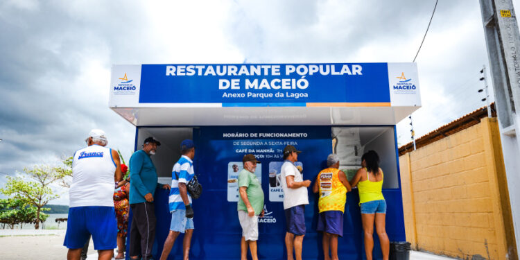 Restaurante Popular instalado por JHC promove segurança alimentar a moradores do Vergel