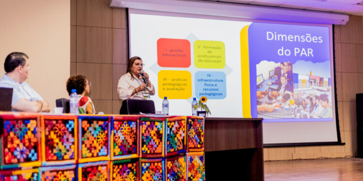 Secretário de Educação de Maceió destaca parceria com Conselho Municipal