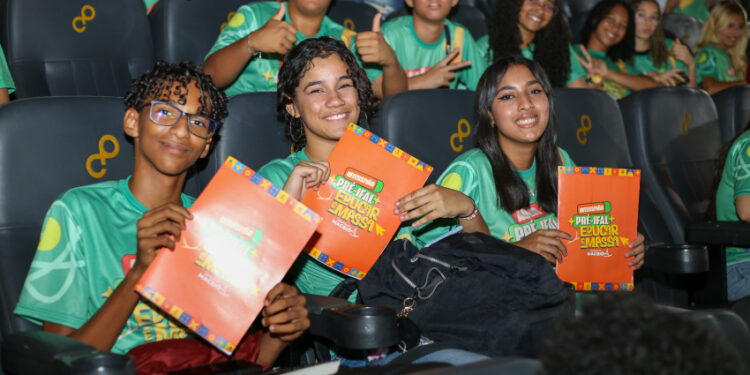 Novembro Azul: Prefeitura realiza ações de saúde com garis de Maceió