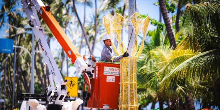 Prefeitura de Maceió inicia instalação de decoração natalina