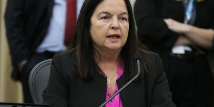 Projeto prevê cassação de licença de escola que negar matrícula para criança com deficiência