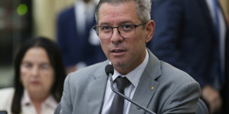 Lelo Maia cobra medidas urgentes contra crimes de abuso infantil