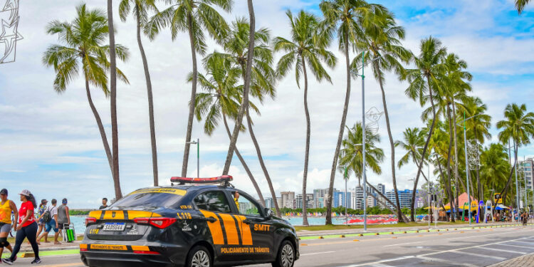 Trânsito na Ponta Verde é modificado para abertura do Natal de Maceió