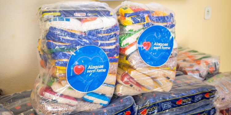 44ª doação do Alagoas Sem Fome beneficia Carmelo de Santa Teresinha