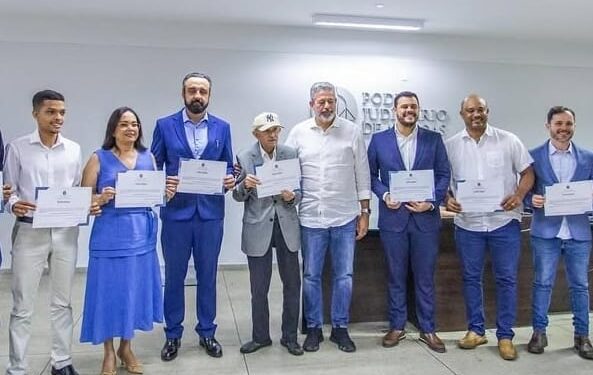 Arthur Lira prestigia diplomação de Benedito de Lira como prefeito reeleito da Barra de São Miguel