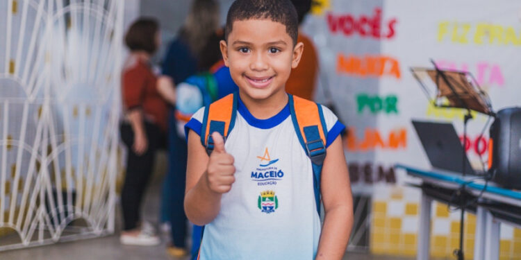 Pré-matrícula online para novatos da rede pública de Maceió vai de 13 a 19 de janeiro