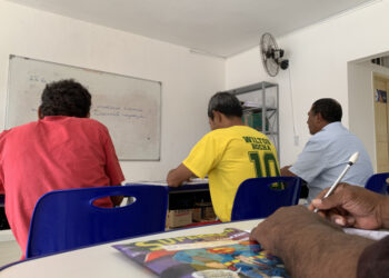 Pessoas em situação de rua são alfabetizadas nos Centros Pop