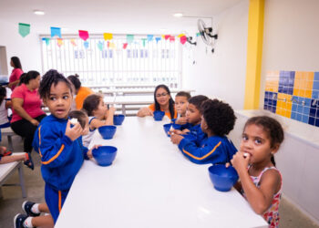 Investimento na compra de alimentos cresce mais de 100% e Maceió vira referência em merenda escolar