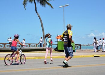 Educador físico da Sesau orienta sobre benefícios da corrida para saúde física e mental da população
