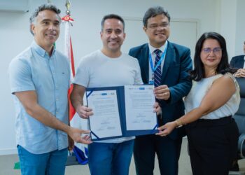 Governador assina Termo de Compromisso para construção de duas escolas no Benedito Bentes