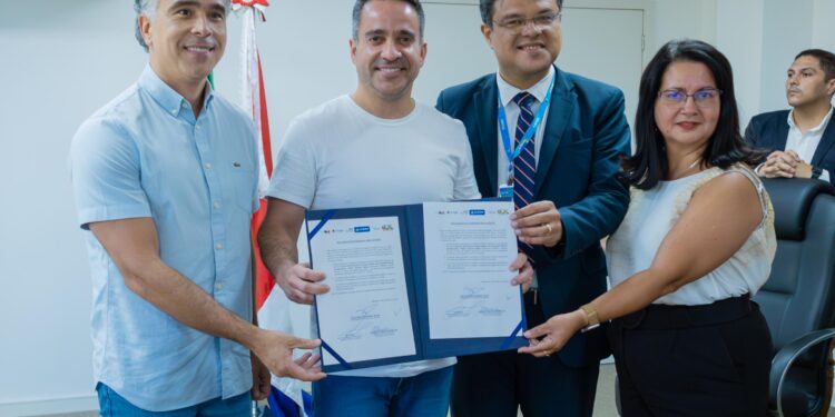 Governador assina Termo de Compromisso para construção de duas escolas no Benedito Bentes