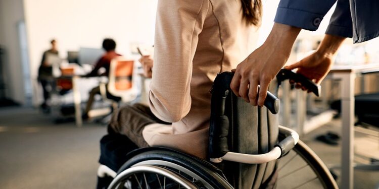 Projeto garante acréscimo de 25% no BPC para quem precisa de cuidador