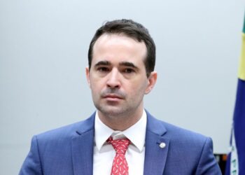 Comissão aprova proposta que prevê prisão por manter animal permanentemente preso em corrente  Fonte: Agência Câmara de Notícias