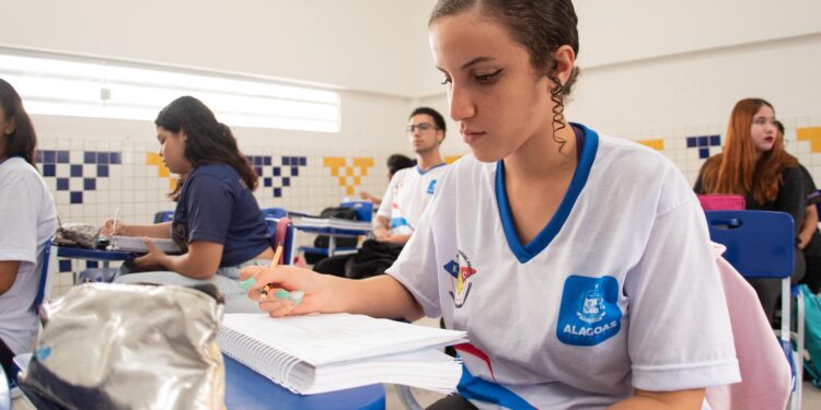 Resultado da matrícula online será divulgado neste sábado (11)