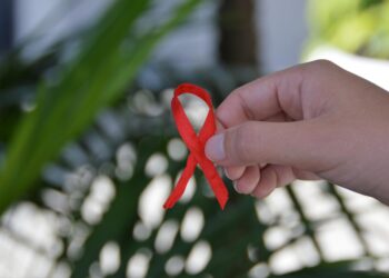 Secretaria de Saúde alerta para prevenção e tratamento para o HIV
