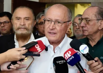 Alckmin defende cotas de importação de aço pelos Estados Unidos