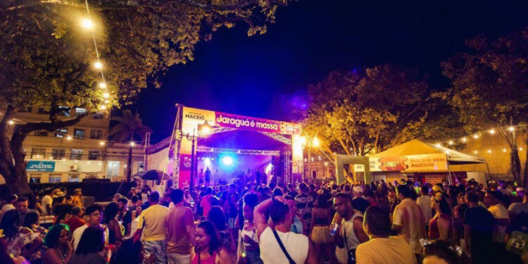 Com muita folia e animação, Carnaval de Maceió inicia nesta sexta-feira (28)