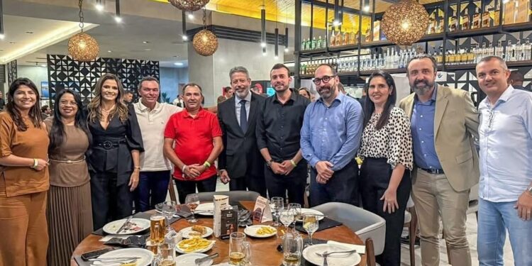 Arthur Lira recebe prefeitos e prefeitas de AL em Brasília e articula atendimento à demandas dos municípios alagoanos