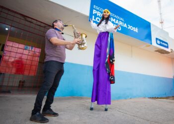 Acolhimento especial marca volta às aulas nas escolas da rede estadual