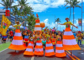 Bloco do Detran Alagoas conscientiza foliões nas prévias de Maceió
