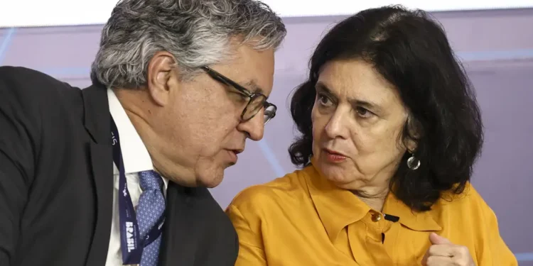 Lula decide substituir Nísia por Padilha no Ministério da Saúde