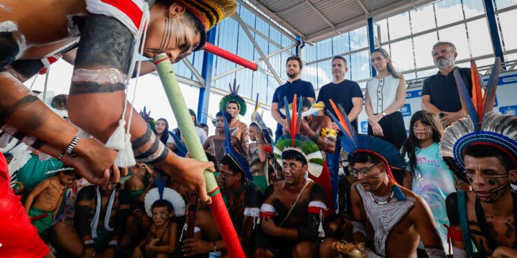 Paulo Dantas inaugura Escola Estadual Indígena Suraconã, em Traipu