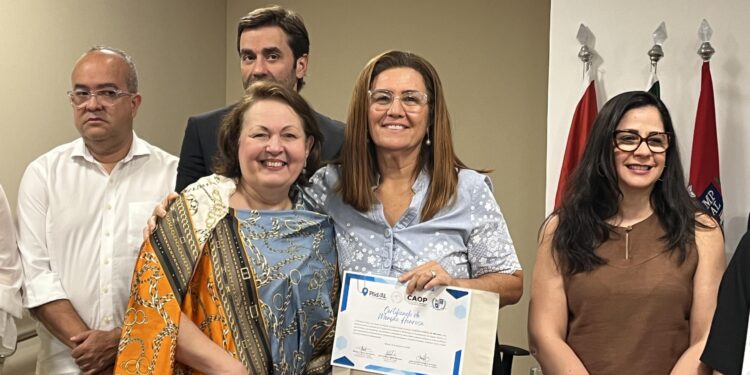 Secretário de Saúde recebe menção honrosa do MPE por atuação no Programa de Localização de Desaparecidos