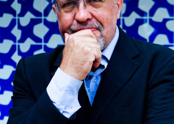 Um Silêncio Ensurdecedor: O Parlamento Brasileiro e o Urgente Chamado da Revolução da IA