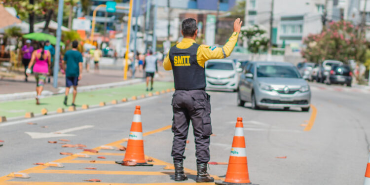 Trânsito na Ponta Verde é alterado para desfiles das escolas de samba