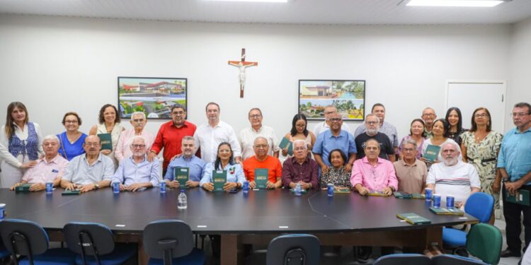 Prefeitura de Arapiraca homenageia mais 26 personalidades que construíram o desenvolvimento do município