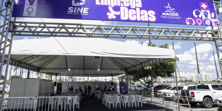 Prefeitura de Maceió realiza Emprega Delas com vagas de emprego e capacitação para mulheres