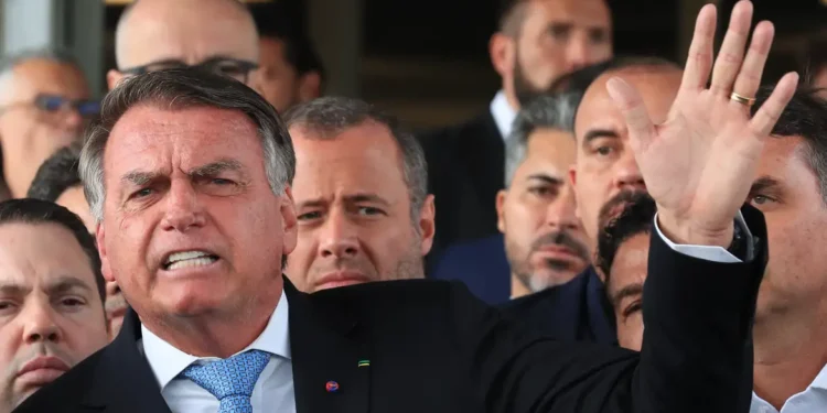 Após virar réu, Bolsonaro nega decreto de golpe de Estado