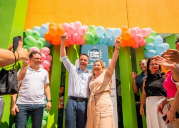 Governador entrega Creche Cria, melhorias em vias urbanas e ônibus em Porto Calvo