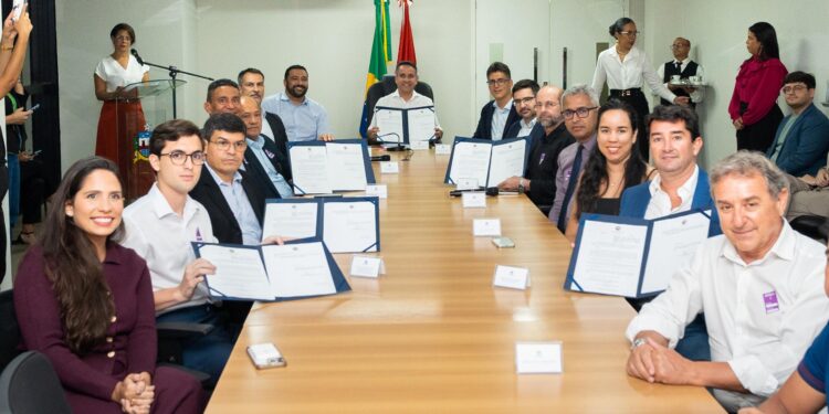 Governo concede incentivos a seis empresas que devem gerar dois mil empregos em Alagoas