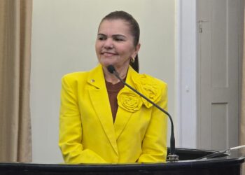 No retorno à Assembleia, Ângela Garrote reafirma compromisso com o povo alagoano