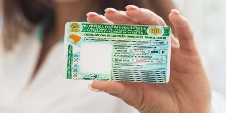 Discutido em 1º turno projeto que cria o programa Minha 1ª CNH