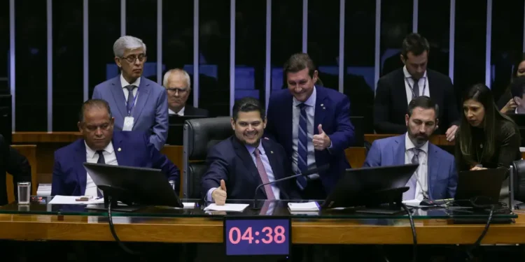 Congresso aprova novas regras para pagamento de emendas parlamentares