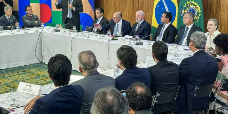 Lula entrega projeto de isenção de IR para quem ganha até R$ 5 mil